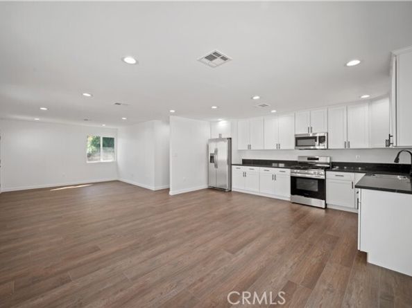 7445 Balcom Avenue, Reseda (los Angeles) CA 91335
