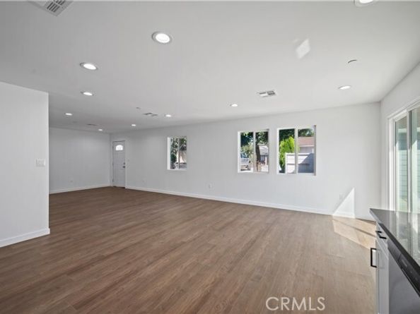 7445 Balcom Avenue, Reseda (los Angeles) CA 91335