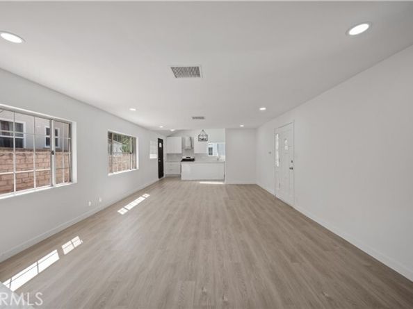 7445 Balcom Avenue, Reseda (los Angeles) CA 91335