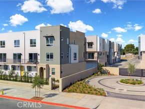 9423 N Sepulveda Blvd 1, North Hills (los Angeles) CA 91343
