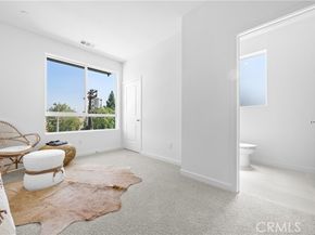 9423 N Sepulveda Blvd 1, North Hills (los Angeles) CA 91343