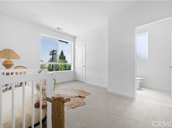 9423 N Sepulveda Blvd 1, North Hills (los Angeles) CA 91343