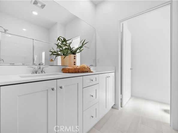 9423 N Sepulveda Blvd 1, North Hills (los Angeles) CA 91343