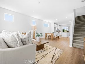 9423 N Sepulveda Blvd 1, North Hills (los Angeles) CA 91343
