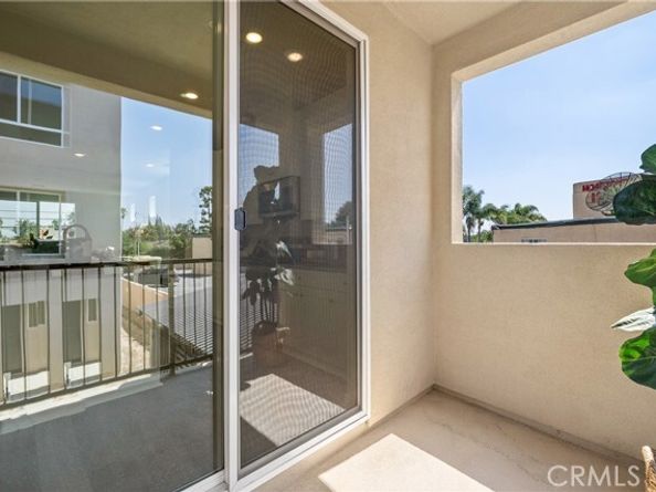 9423 N Sepulveda Blvd 1, North Hills (los Angeles) CA 91343