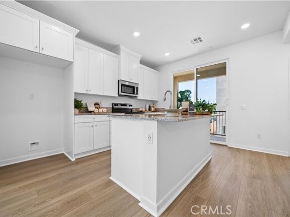 9423 N Sepulveda Blvd 1, North Hills (los Angeles) CA 91343