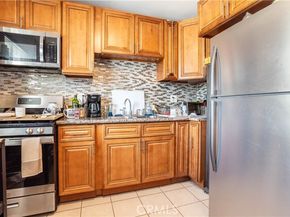 6402 Graves Avenue, Van Nuys (los Angeles) CA 91406