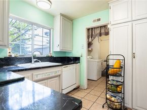 6402 Graves Avenue, Van Nuys (los Angeles) CA 91406