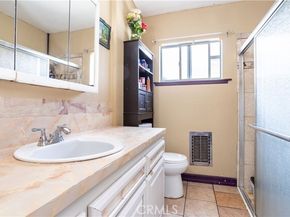 6402 Graves Avenue, Van Nuys (los Angeles) CA 91406