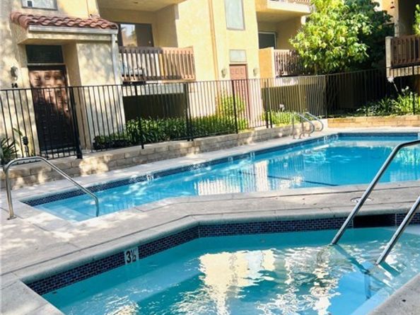 18958 Sherman Way 19, Reseda (los Angeles) CA 91335