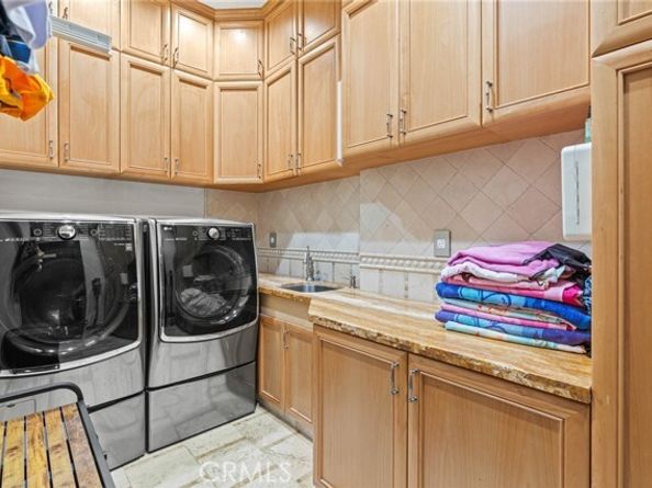 4555 Winnetka Avenue, Woodland Hills (los Angeles) CA 91364