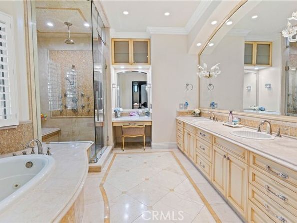 4555 Winnetka Avenue, Woodland Hills (los Angeles) CA 91364