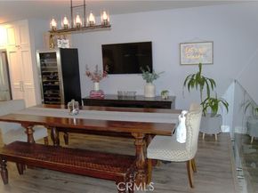 18146 Oxnard Street 48, Tarzana (los Angeles) CA 91356