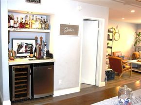 18146 Oxnard Street 48, Tarzana (los Angeles) CA 91356