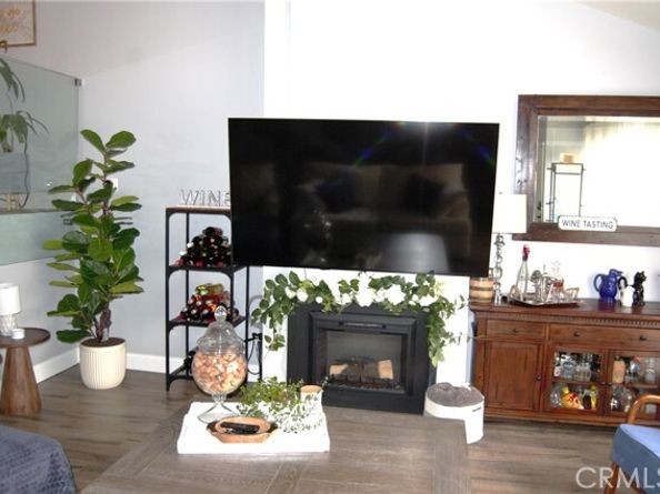 18146 Oxnard Street 48, Tarzana (los Angeles) CA 91356