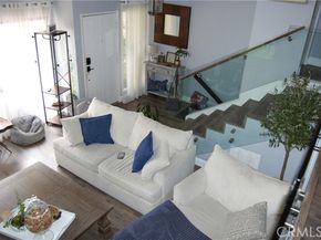 18146 Oxnard Street 48, Tarzana (los Angeles) CA 91356