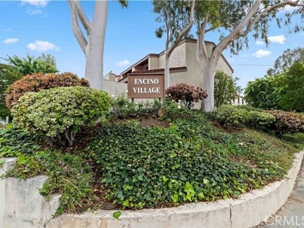 18146 Oxnard Street 48, Tarzana (los Angeles) CA 91356