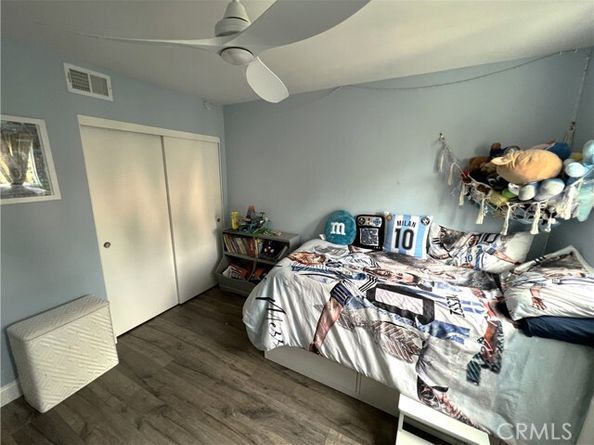 18146 Oxnard Street 48, Tarzana (los Angeles) CA 91356