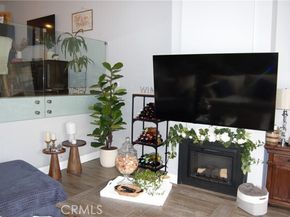 18146 Oxnard Street 48, Tarzana (los Angeles) CA 91356