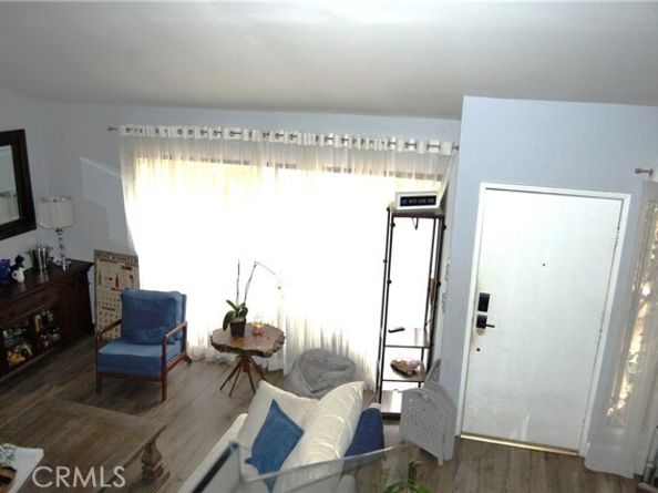 18146 Oxnard Street 48, Tarzana (los Angeles) CA 91356