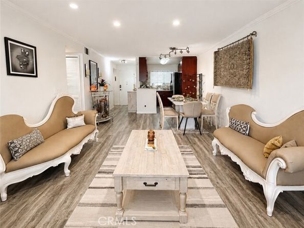 5565 Canoga Avenue 207, Woodland Hills (los Angeles) CA 91367