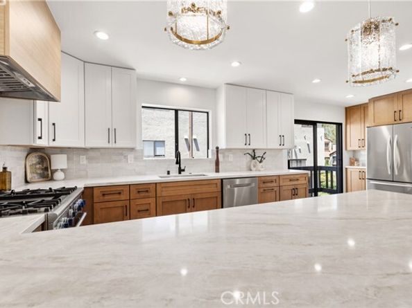 5711 Owensmouth 125, Woodland Hills (los Angeles) CA 91367