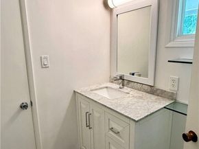 16121 Liggett, North Hills (los Angeles) CA 91343