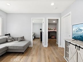 1301 E Pacific Coast, Wilmington (los Angeles) CA 90744