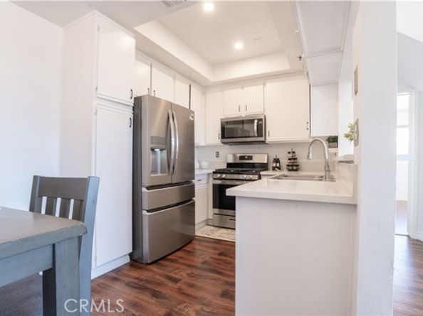 13801 Oxnard st 202, Van Nuys (los Angeles) CA 91401
