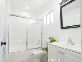 13801 Oxnard st 202, Van Nuys (los Angeles) CA 91401
