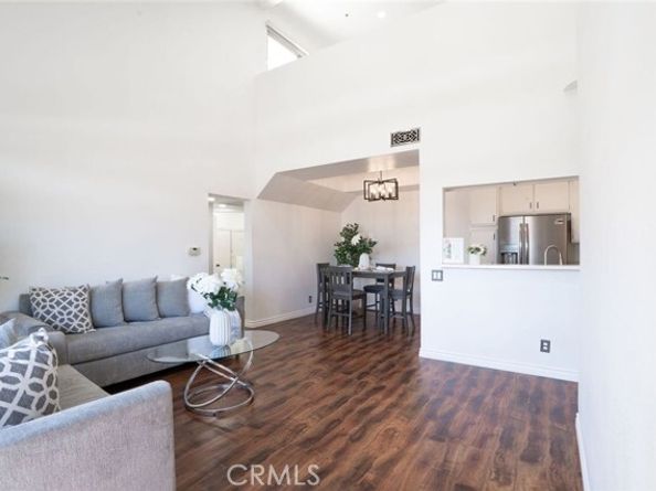 13801 Oxnard st 202, Van Nuys (los Angeles) CA 91401