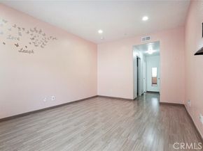 16940 Chatsworth Street 208, Granada Hills (los Angeles) CA 91344