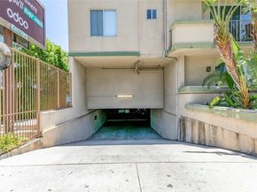 16940 Chatsworth Street 208, Granada Hills (los Angeles) CA 91344