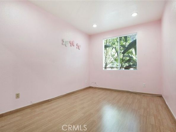 16940 Chatsworth Street 208, Granada Hills (los Angeles) CA 91344