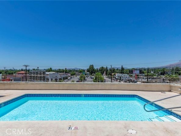16940 Chatsworth Street 208, Granada Hills (los Angeles) CA 91344