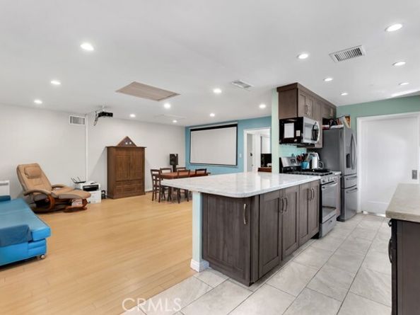 10549 Mcclemont Avenue, Tujunga (los Angeles) CA 91042