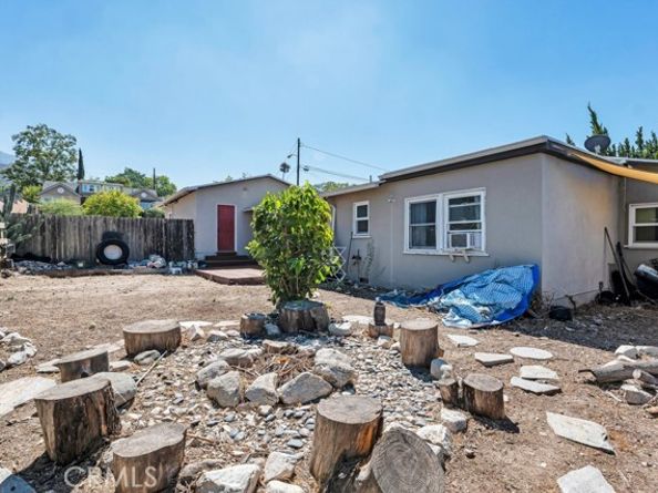 10549 Mcclemont Avenue, Tujunga (los Angeles) CA 91042
