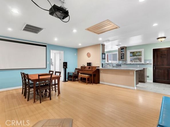 10549 Mcclemont Avenue, Tujunga (los Angeles) CA 91042