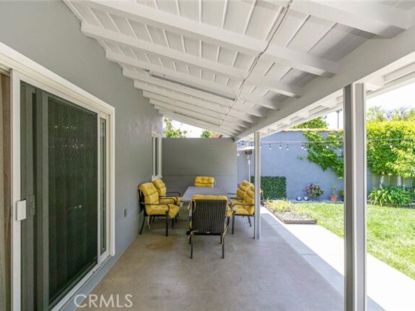 15409 Wyandotte Street, Van Nuys (los Angeles) CA 91406