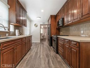 15409 Wyandotte Street, Van Nuys (los Angeles) CA 91406