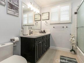 15409 Wyandotte Street, Van Nuys (los Angeles) CA 91406