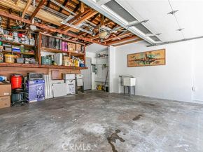15409 Wyandotte Street, Van Nuys (los Angeles) CA 91406