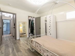 15409 Wyandotte Street, Van Nuys (los Angeles) CA 91406