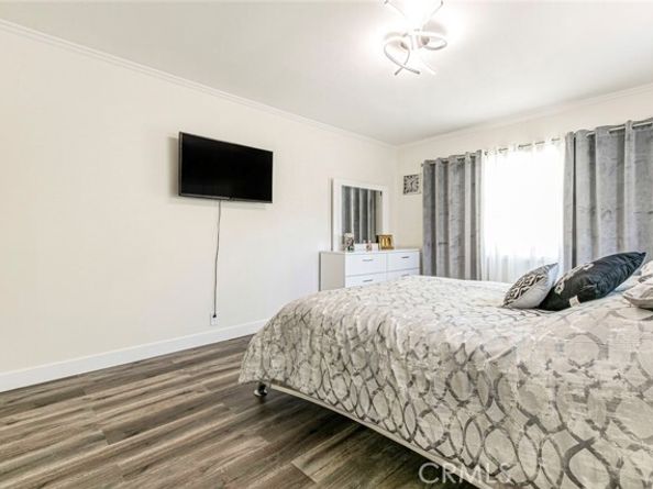 15409 Wyandotte Street, Van Nuys (los Angeles) CA 91406