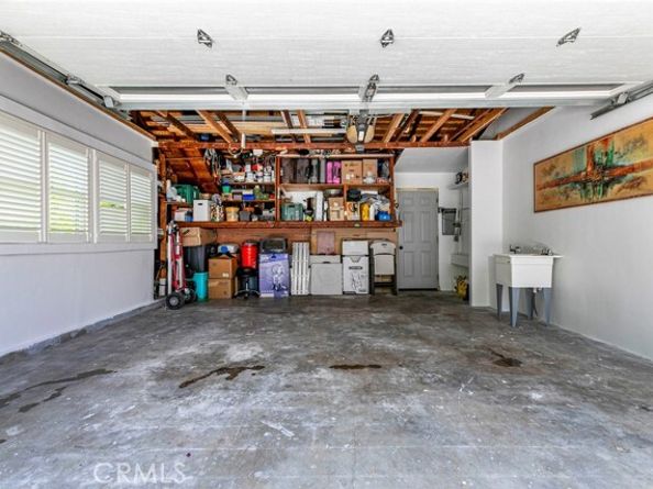 15409 Wyandotte Street, Van Nuys (los Angeles) CA 91406