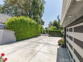 15409 Wyandotte Street, Van Nuys (los Angeles) CA 91406