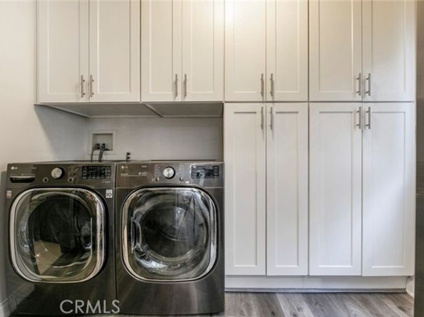 15409 Wyandotte Street, Van Nuys (los Angeles) CA 91406