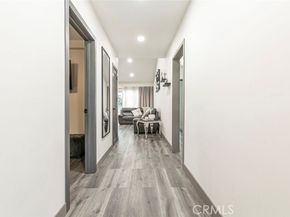 15409 Wyandotte Street, Van Nuys (los Angeles) CA 91406