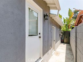15409 Wyandotte Street, Van Nuys (los Angeles) CA 91406