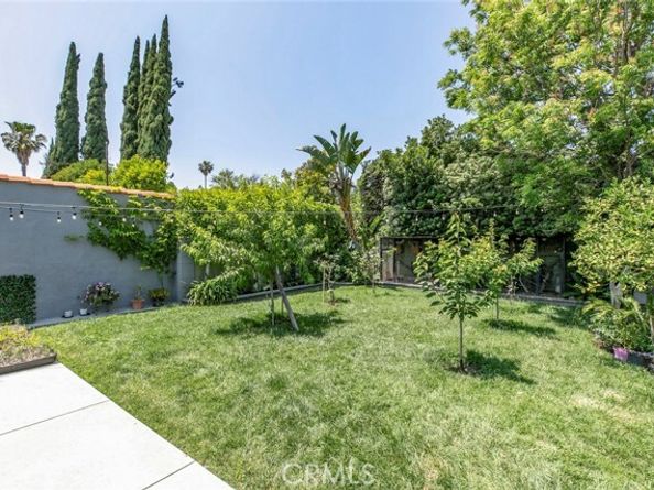 15409 Wyandotte Street, Van Nuys (los Angeles) CA 91406